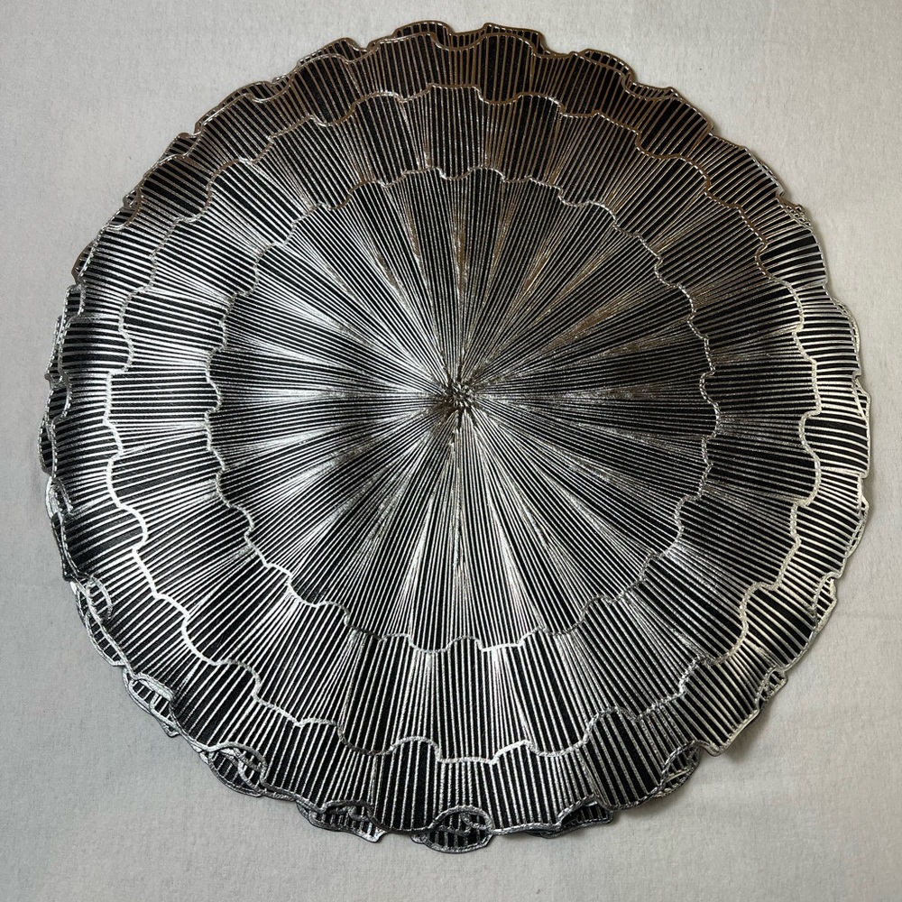 Silver Placemats Set of 6 Round 15 inch Table Mats Vinyl Pressed Waterproof
